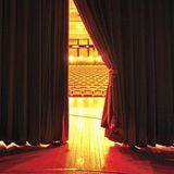 Η ΘΕΑΤΡΙΚΗ ΟΜΑΔΑ ΤΟΥ ΦΙΛΟΛΟΓΙΚΟΥ ΠΑΡΟΥΣΙΑΖΕΙ ΤΟ ΕΡΓΟ "ΔΥΣΚΟΛΕΣ ΝΥΧΤΕΣ" ΤΗΣ ΜΕΛΠΩΣ ΑΞΙΩΤΗ [30/3/2026]